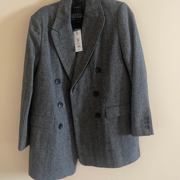 Coat - Picture 1 of 2